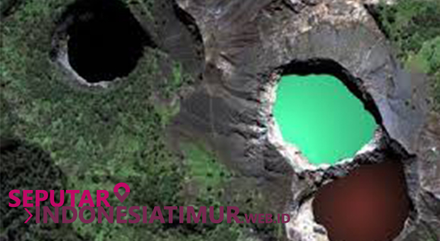 Danau tiga warna